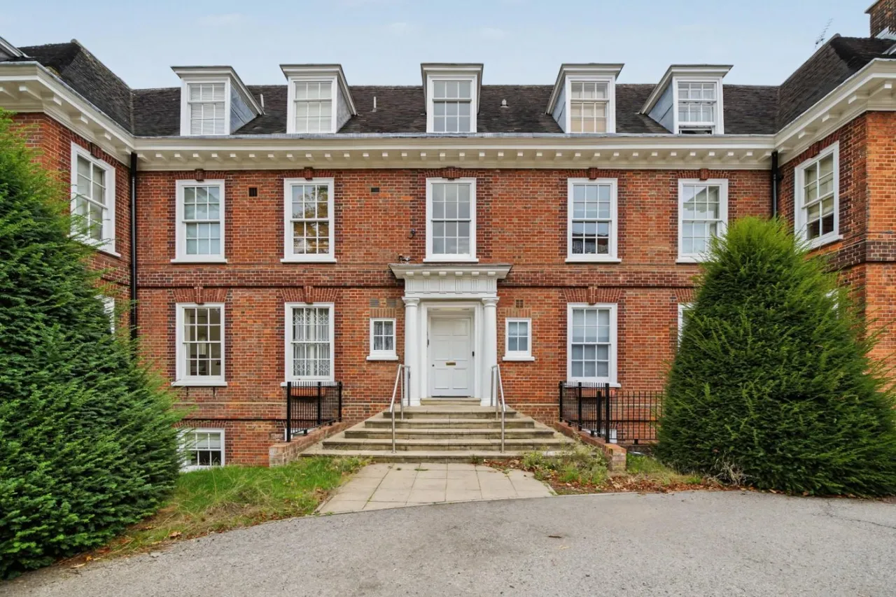 3 bed flat for sale, West Heath Avenue, Golders Green, NW11