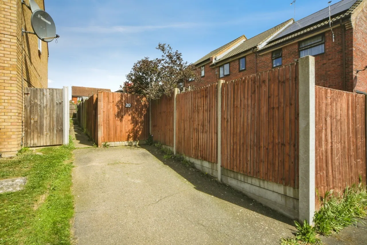 Mallard Way, STOWMARKET, Suffolk, IP14, photo 14