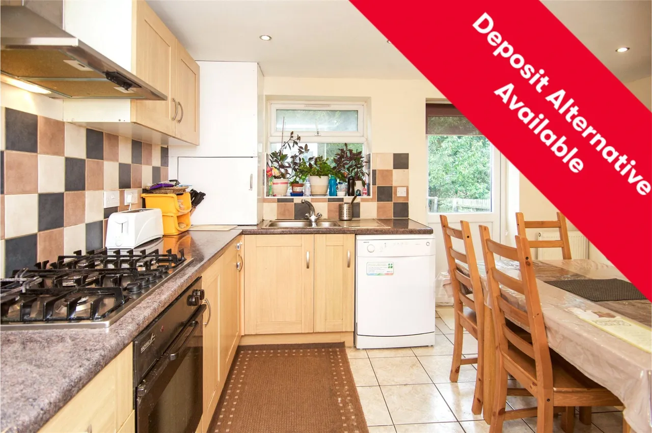 4 bed house to rent — Annesley Avenue, London, NW9 5EG