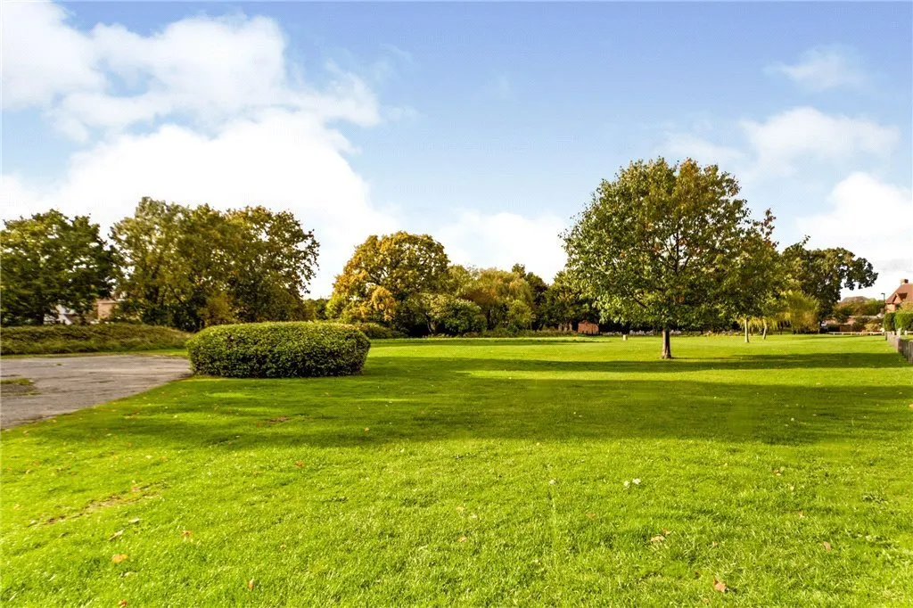 Marigold Way, Shirley Oaks Village, Croydon, CR0, photo 4