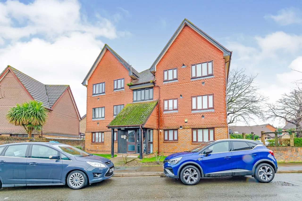 1 bed flat for sale — Marigold Way, Shirley Oaks Village, Croydon, CR0