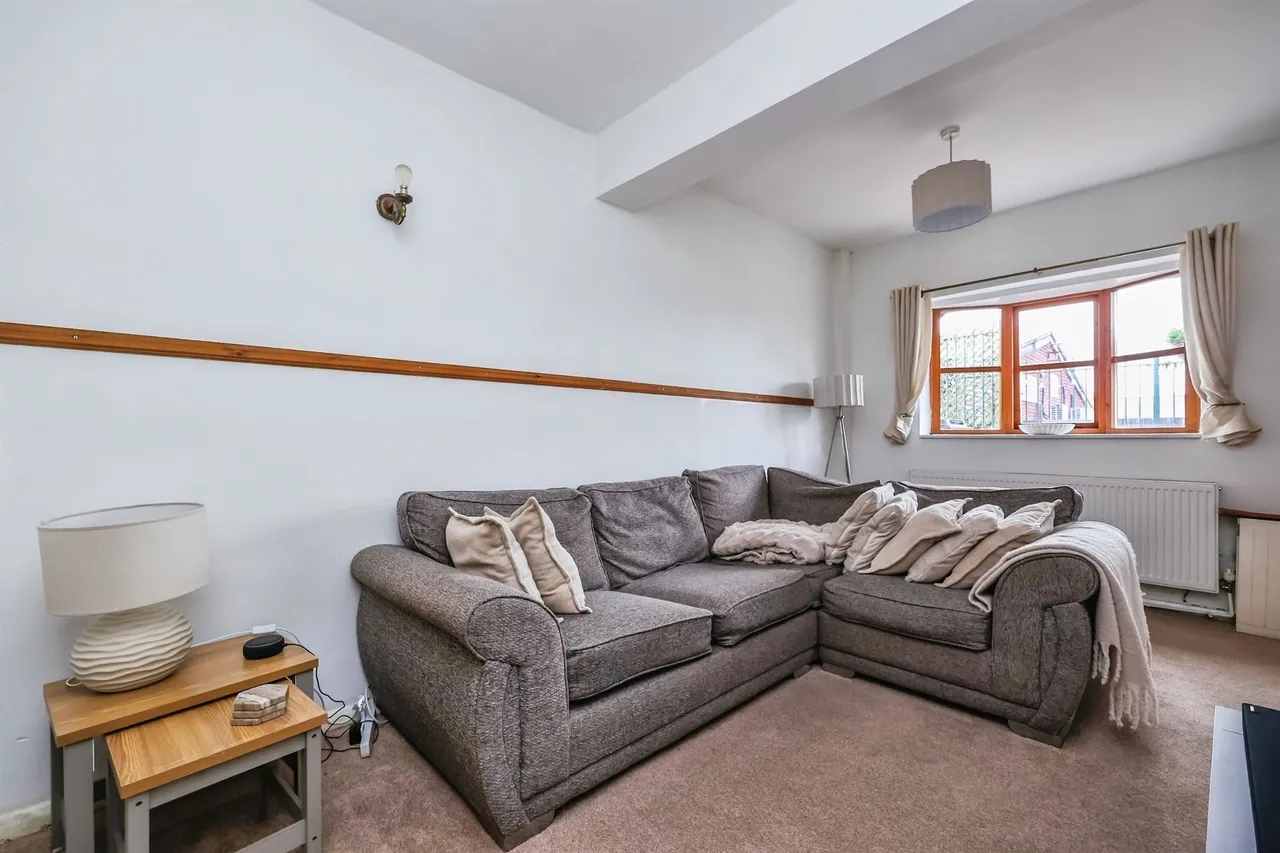 Charlotte Court, Eastwood, NG16, photo 6