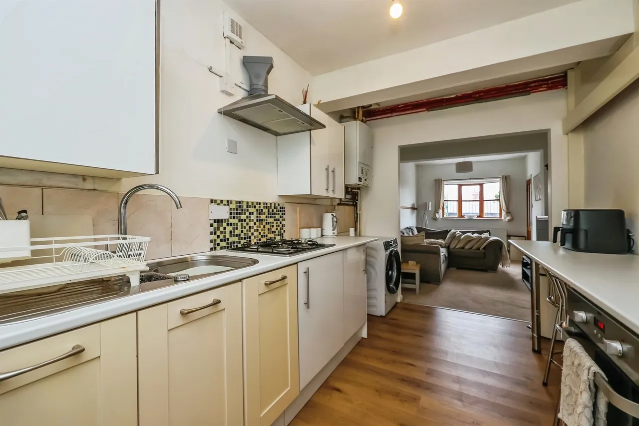 Charlotte Court, Eastwood, NG16, photo 9