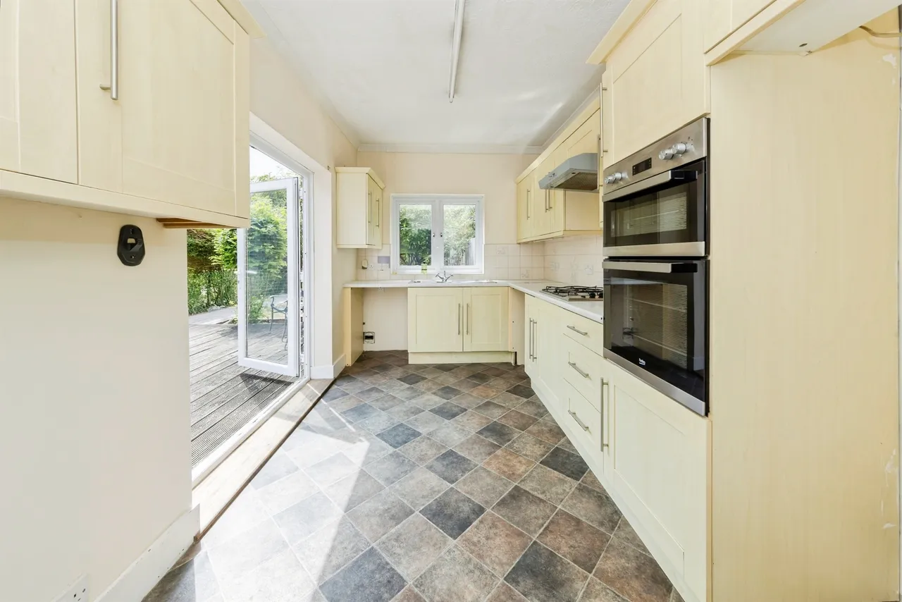 Western Road, Haywards Heath, RH16, photo 5