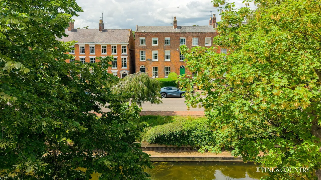 Spalding, photo 40