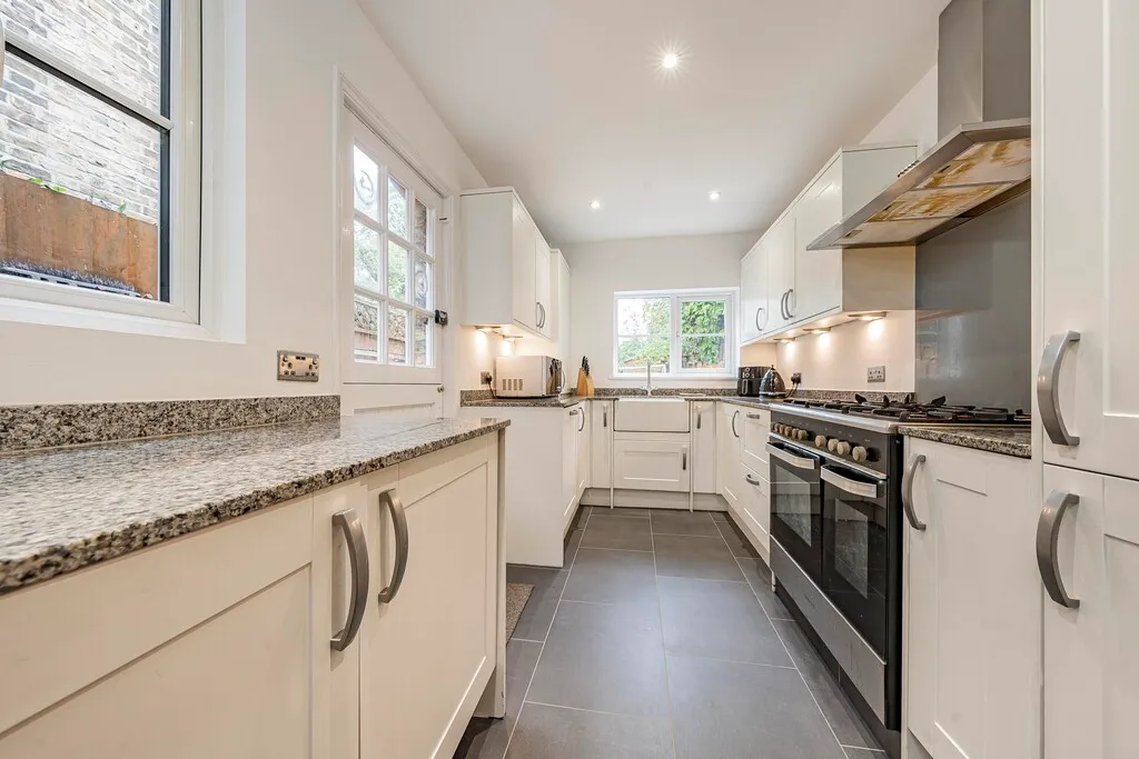 Park Lane, Harefield, UB9, photo 3