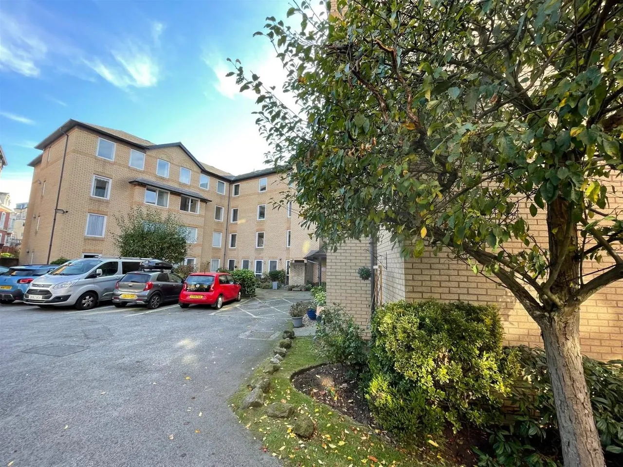 Grosvenor Crescent, Scarborough YO11 2LF, photo 12