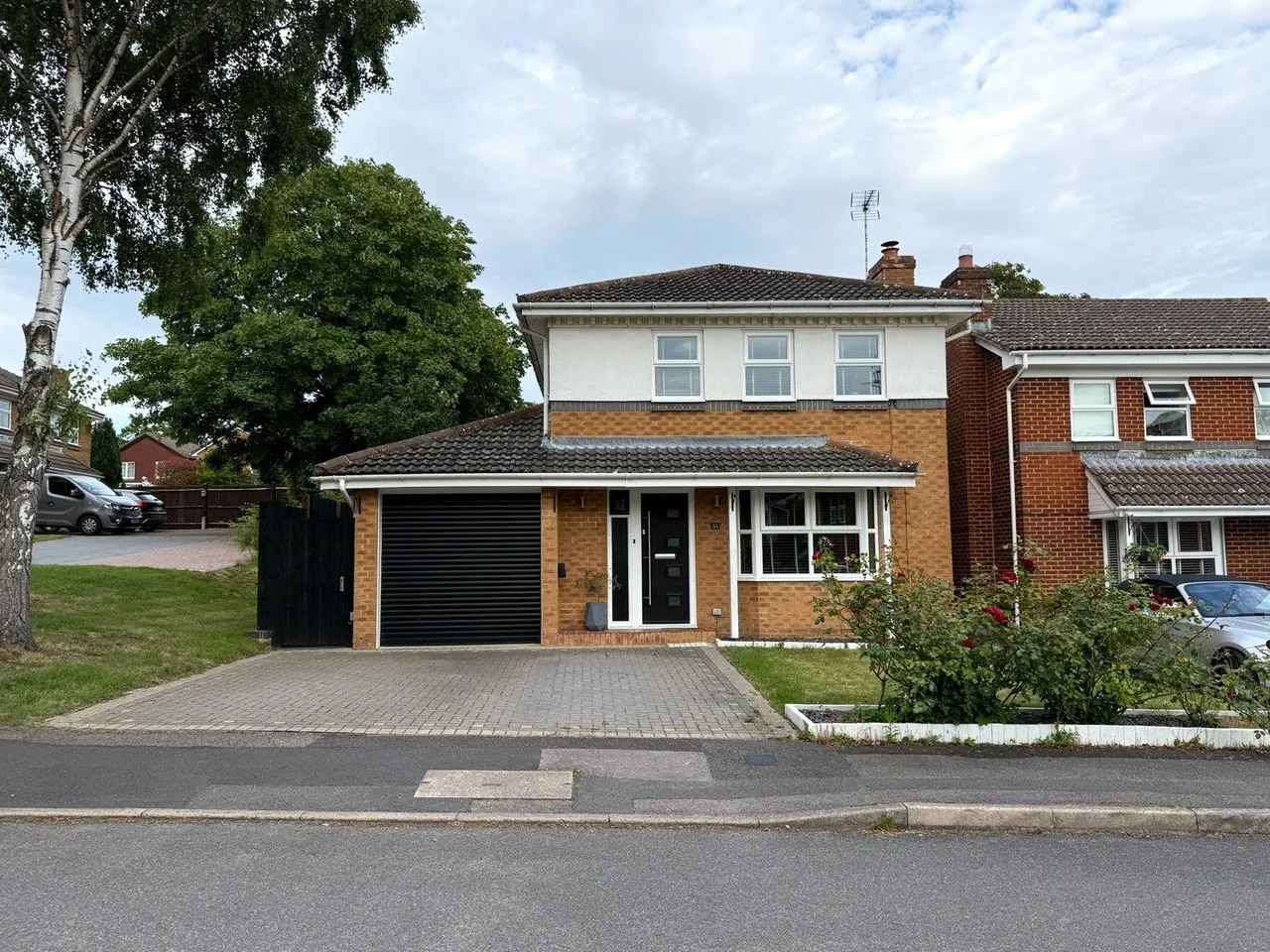 4 bed house for sale — Oldwood Chase, Farnborough, Hampshire, GU14 0QS