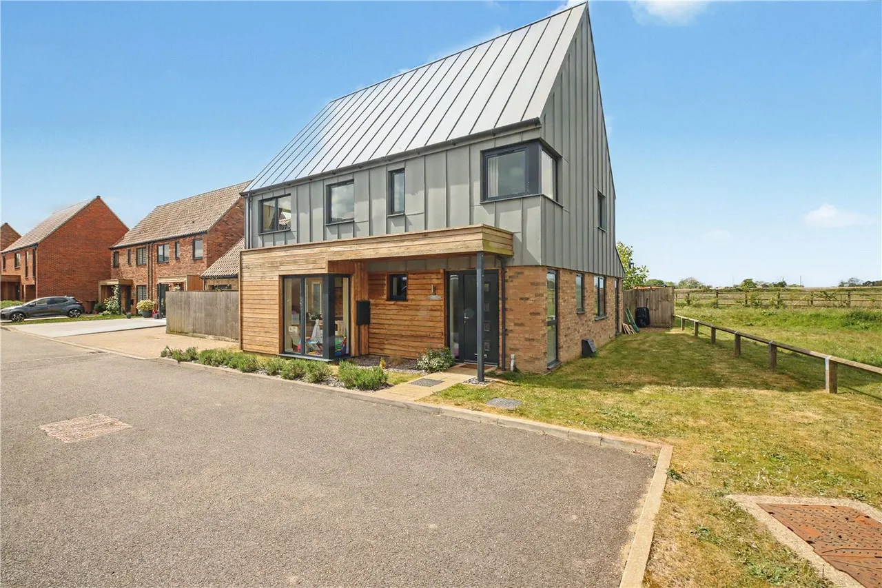 Paddocks Way, Poringland, Norwich, Norfolk, NR14, photo 3