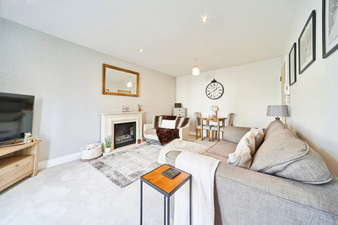 Clifford Drive, Menston, LS29, photo 2