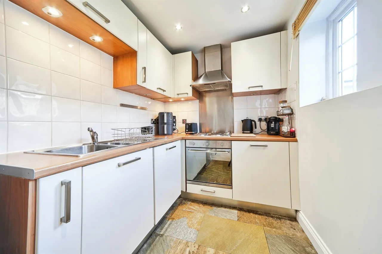Clifford Drive, Menston, LS29, photo 3