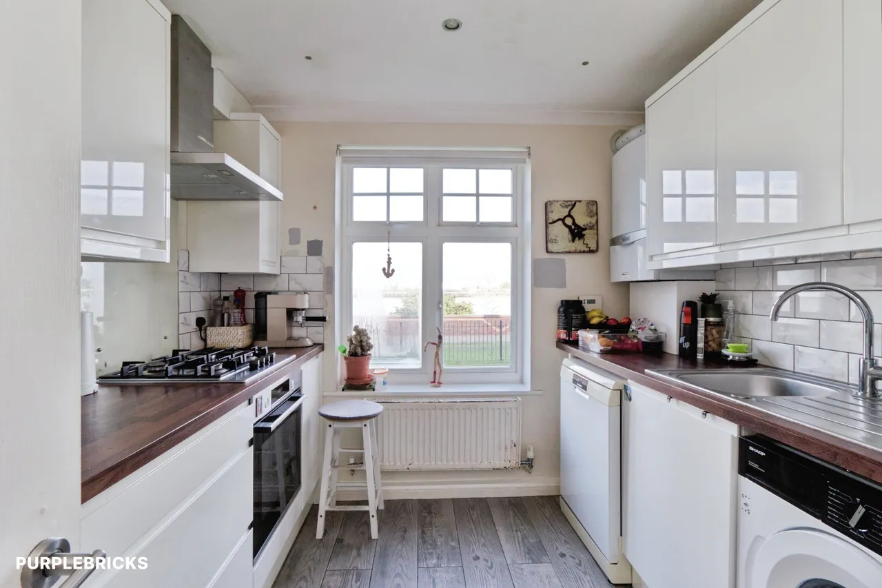 Greenhaven Drive, London, SE28, photo 2