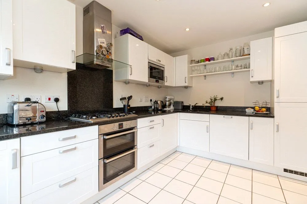 Hedgerley Lane, Gerrards Cross, Buckinghamshire, SL9 7EY, photo 3