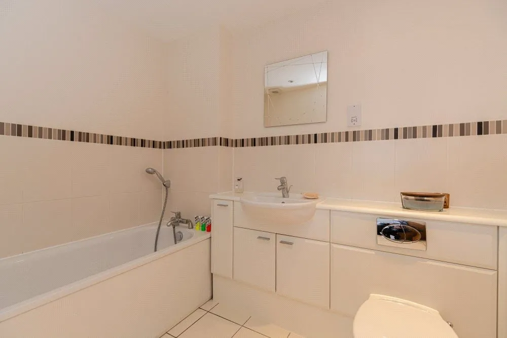 Hedgerley Lane, Gerrards Cross, Buckinghamshire, SL9 7EY, photo 9