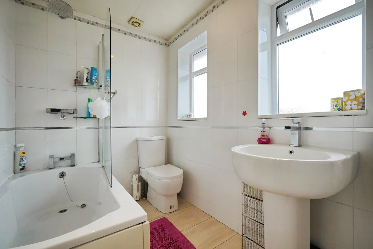 Rosslyn Road, Whitwick, LE67, photo 13