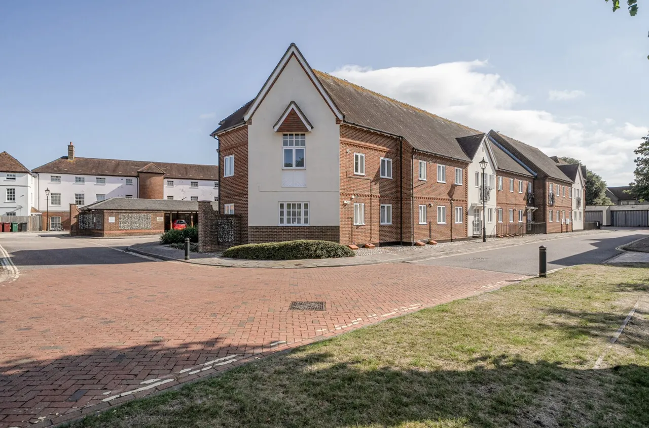 Peter Weston Place, Chichester, PO19, photo 12