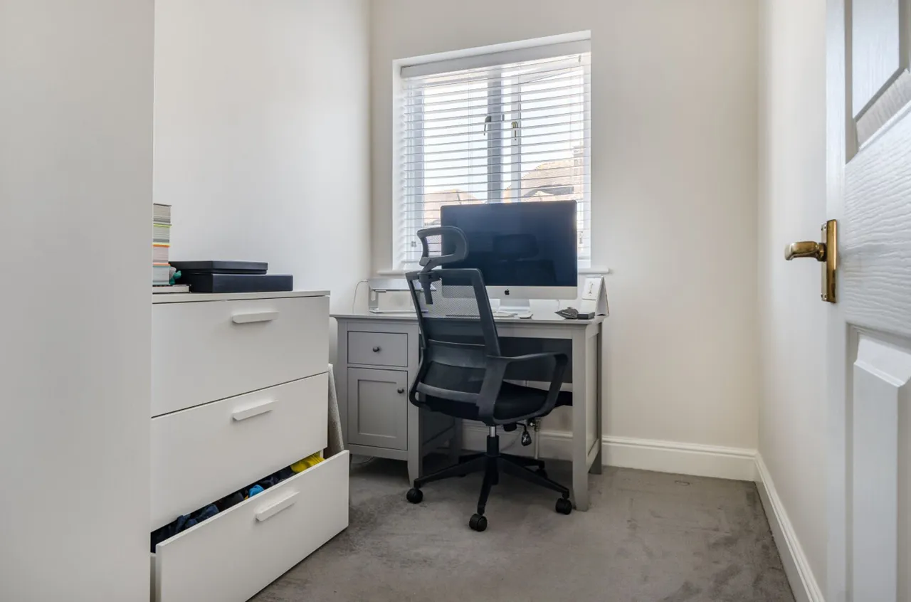 Peter Weston Place, Chichester, PO19, photo 11