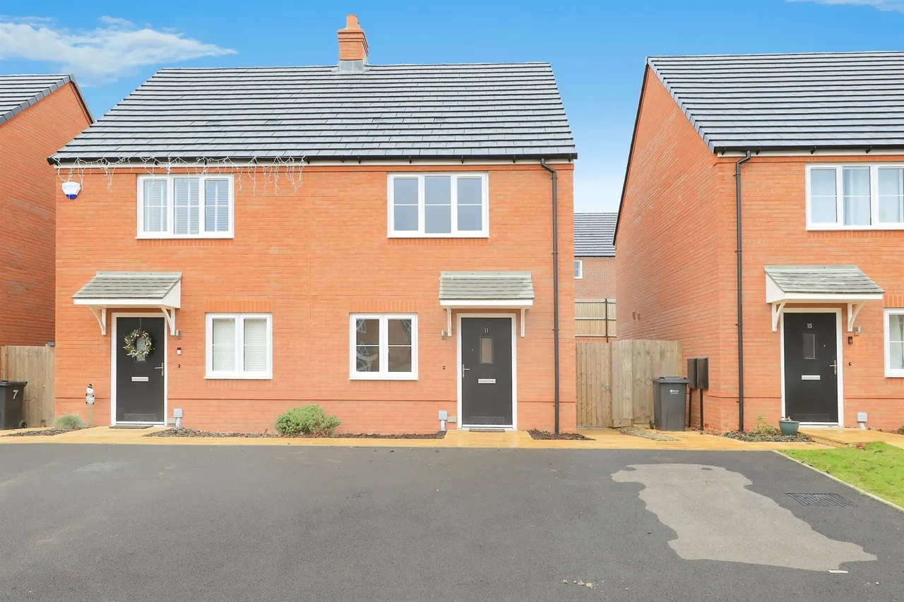 2 bed house for sale — Clover Avenue, Lea Castle, Kidderminster