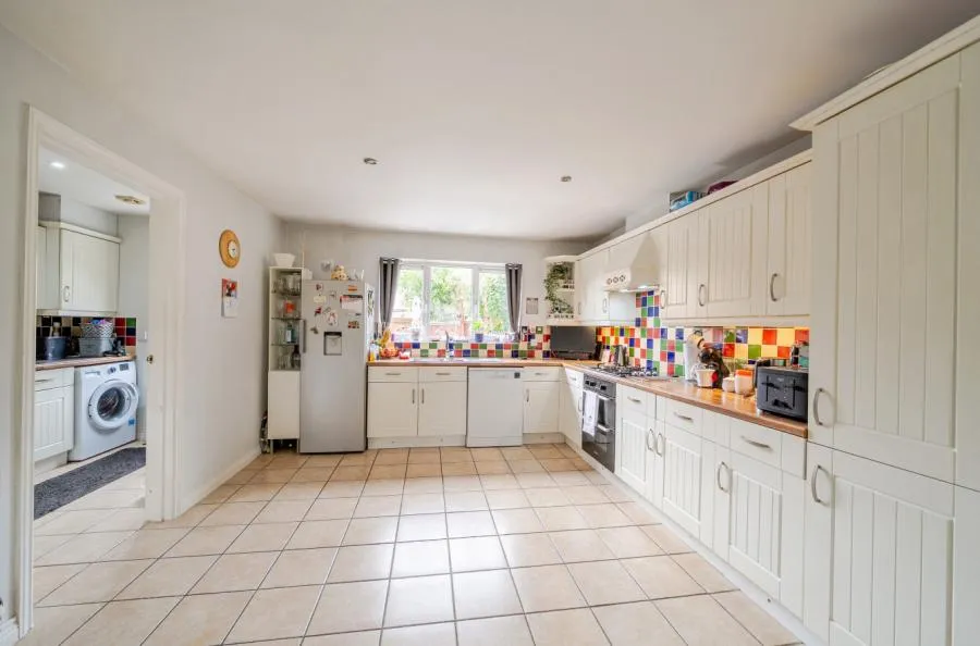 Sandbourne Road, Swindon, SN25, photo 2