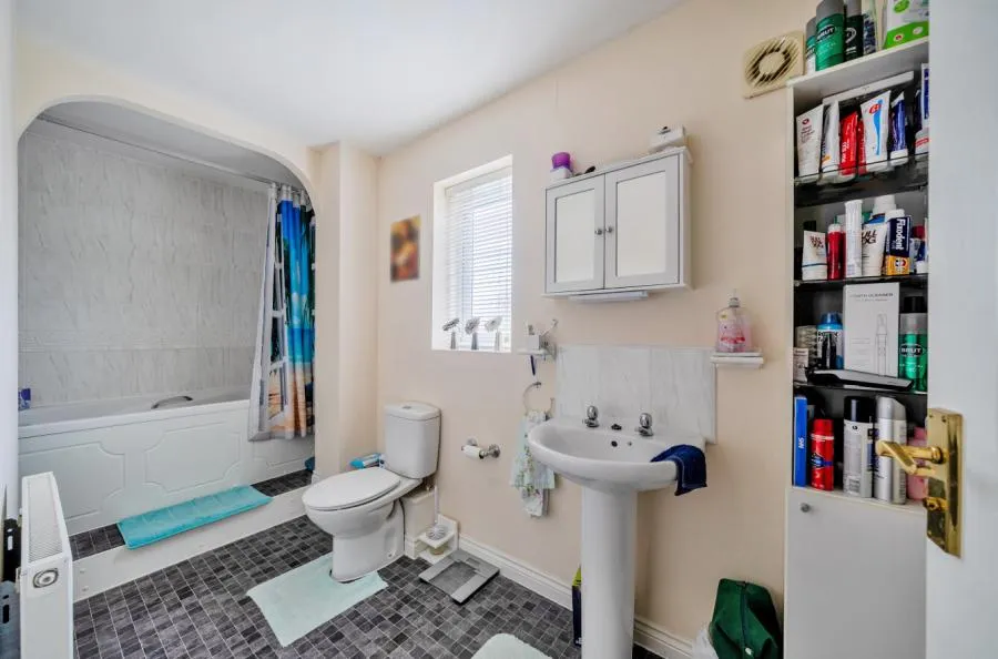 Sandbourne Road, Swindon, SN25, photo 12