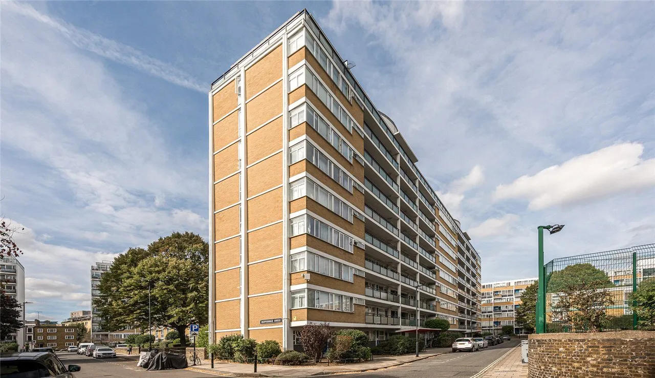 Churchill Gardens, London, SW1V, photo 10