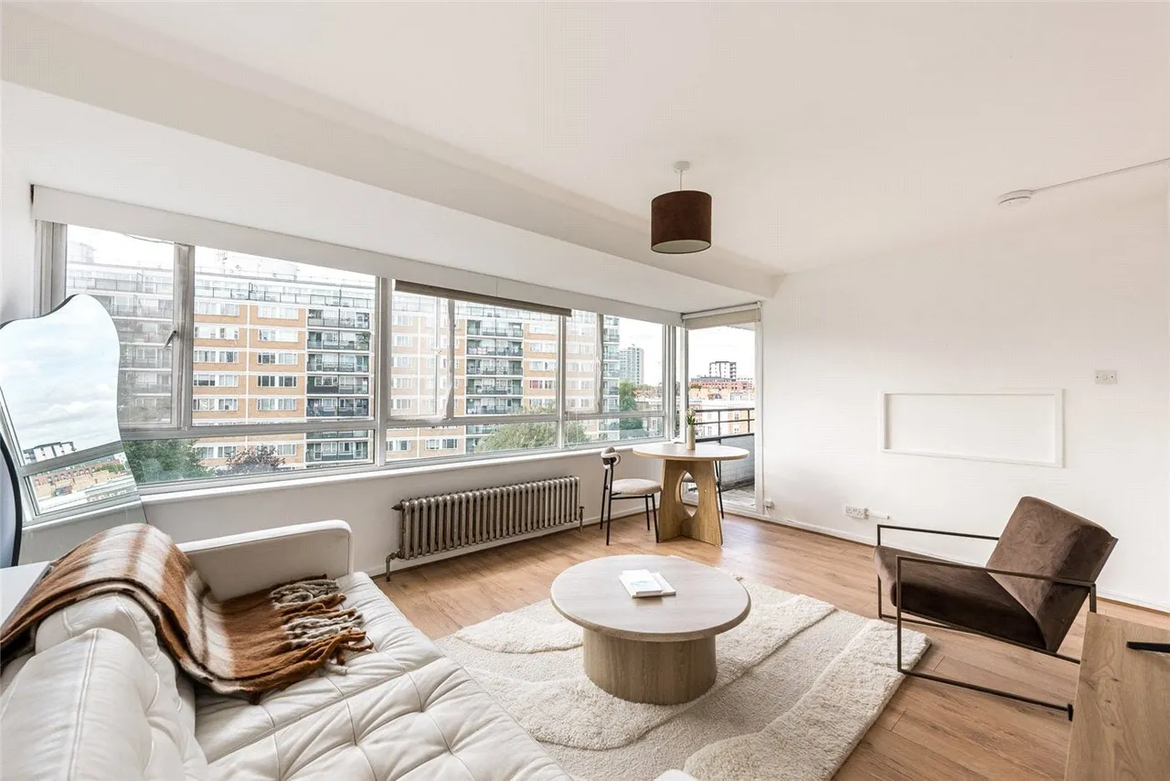 2 bed flat for sale, Churchill Gardens, London, SW1V