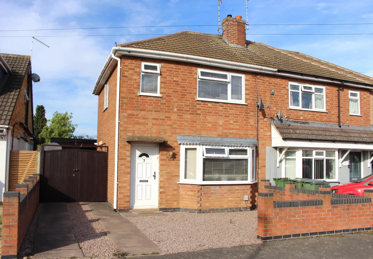 2 bed house for sale, Lowland Avenue, Leicester, LE3