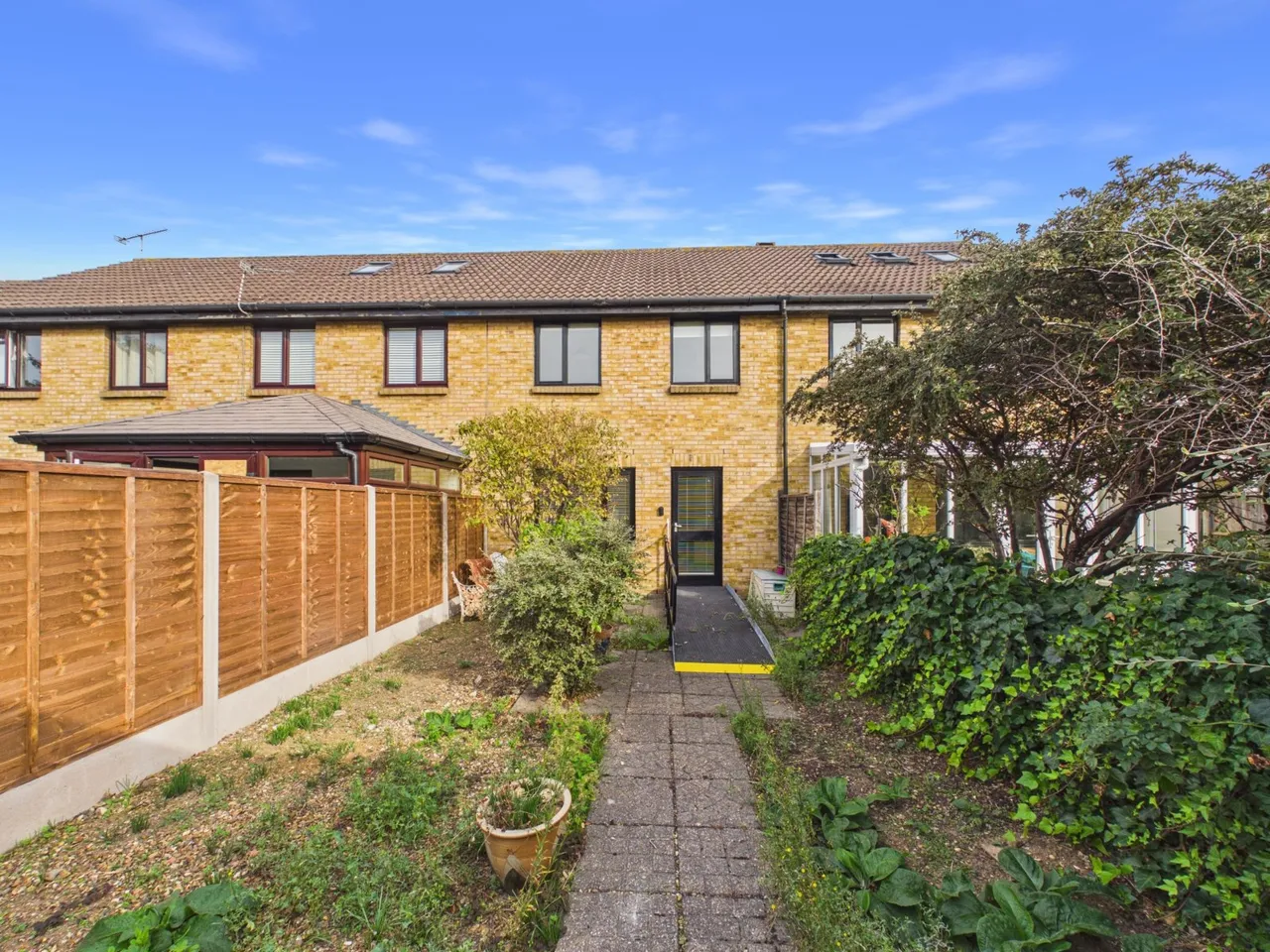 Feltham, photo 15