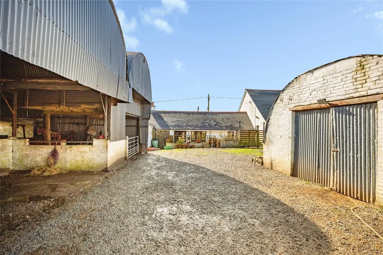 Cwmsychpant, Llanybydder, SA40, photo 31