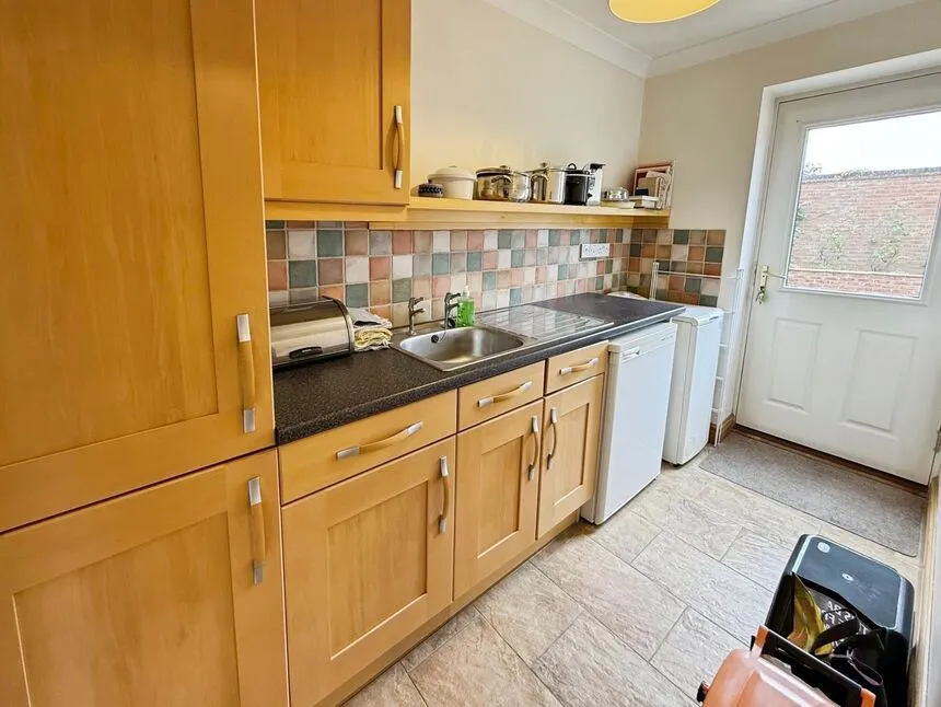 Honey Pot Close, Lincoln, Lincolnshire, LN2, photo 12