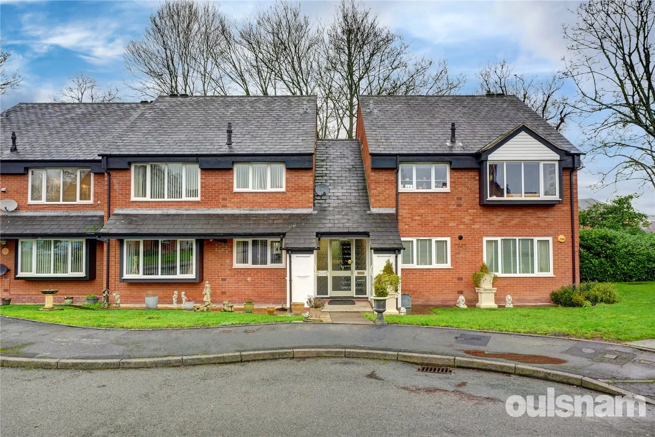2 bed flat for sale — St. Georges Crescent, Droitwich, Worcestershire, WR9 8BX
