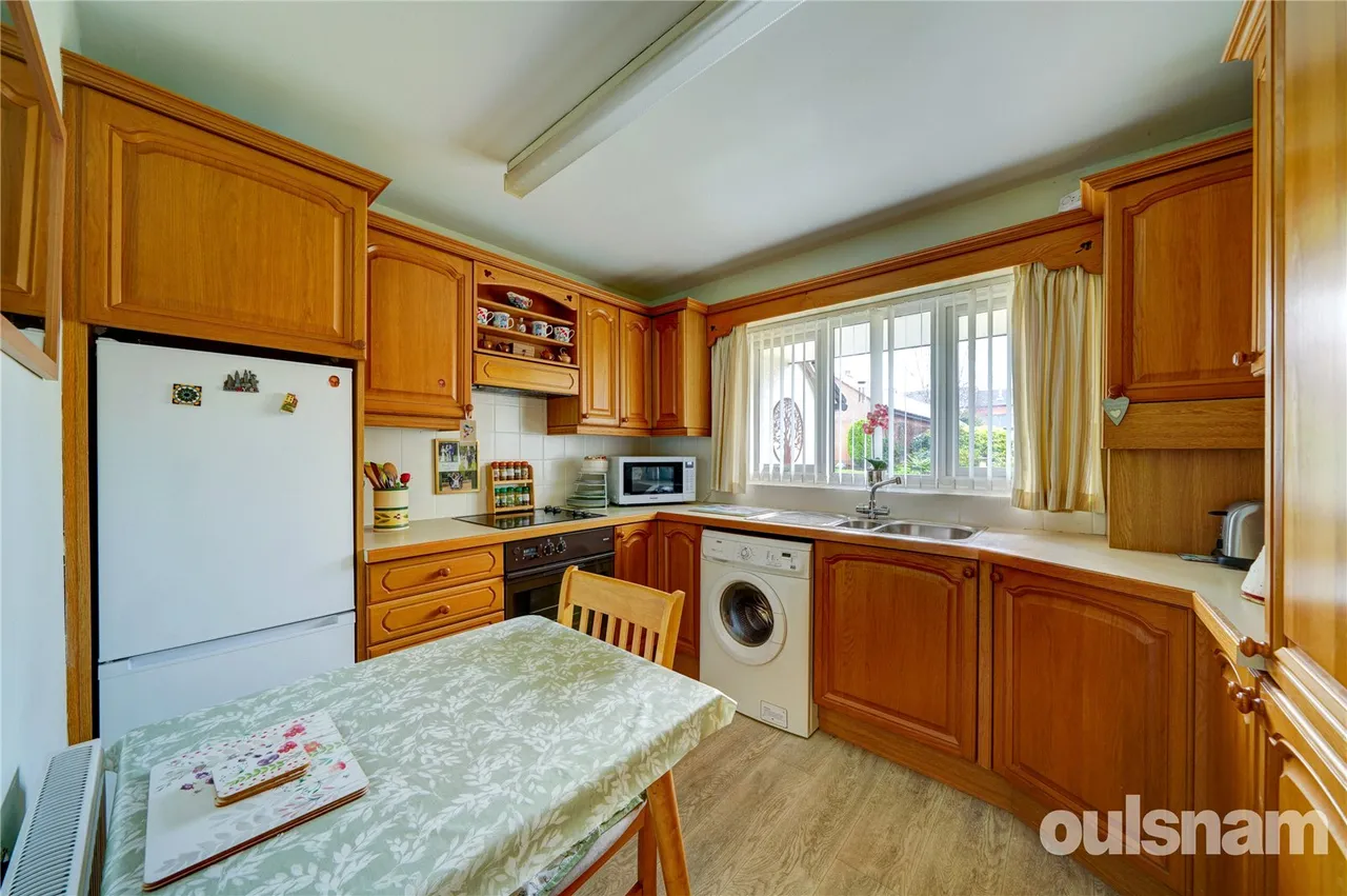 St. Georges Crescent, Droitwich, Worcestershire, WR9 8BX, photo 3
