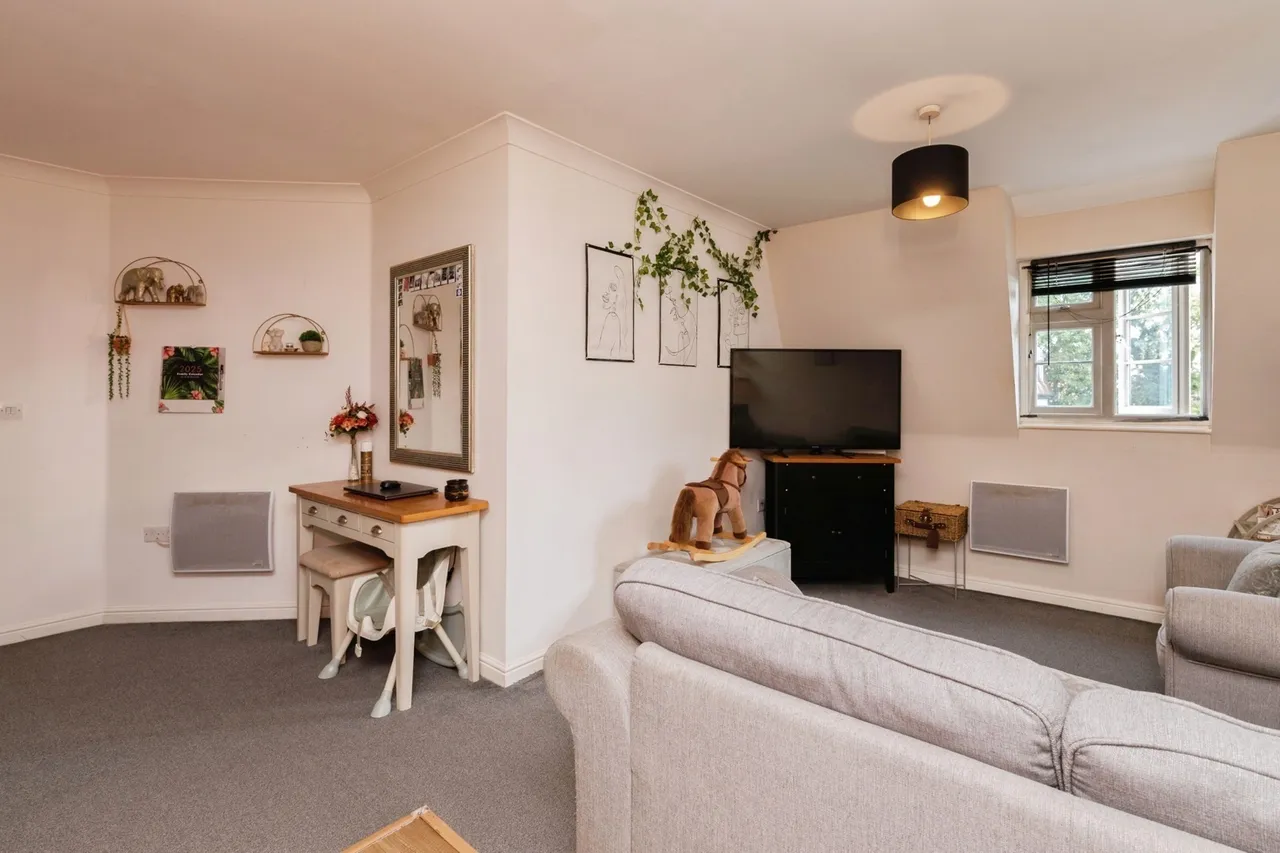 Roche Close, Rochford, Essex, SS4, photo 14