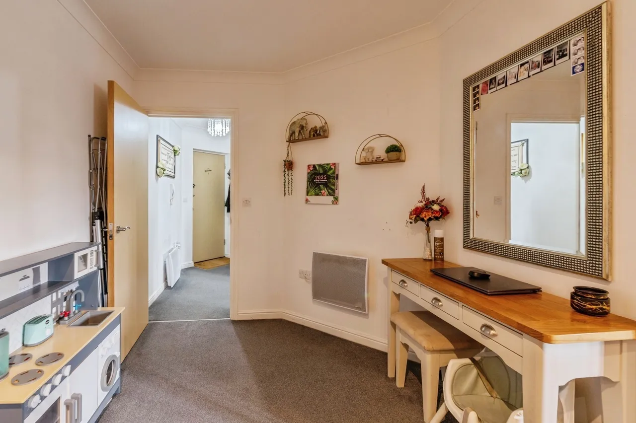 Roche Close, Rochford, Essex, SS4, photo 11