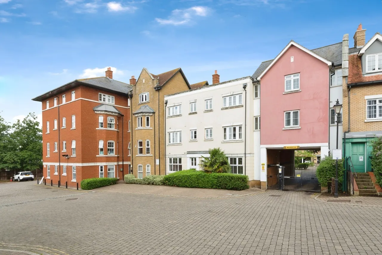 1 bed flat for sale — Roche Close, Rochford, Essex, SS4