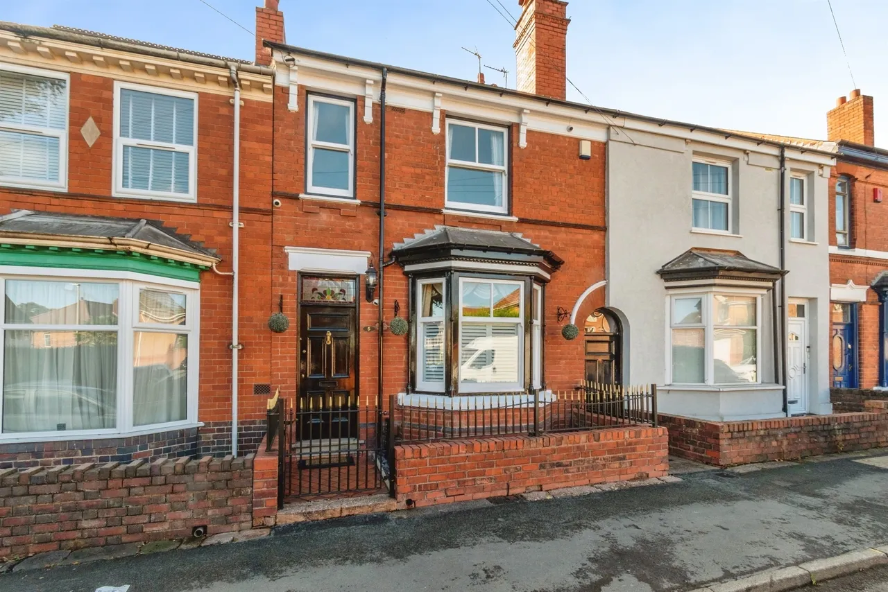 3 bed house for sale — Brunswick Park Road, Wednesbury