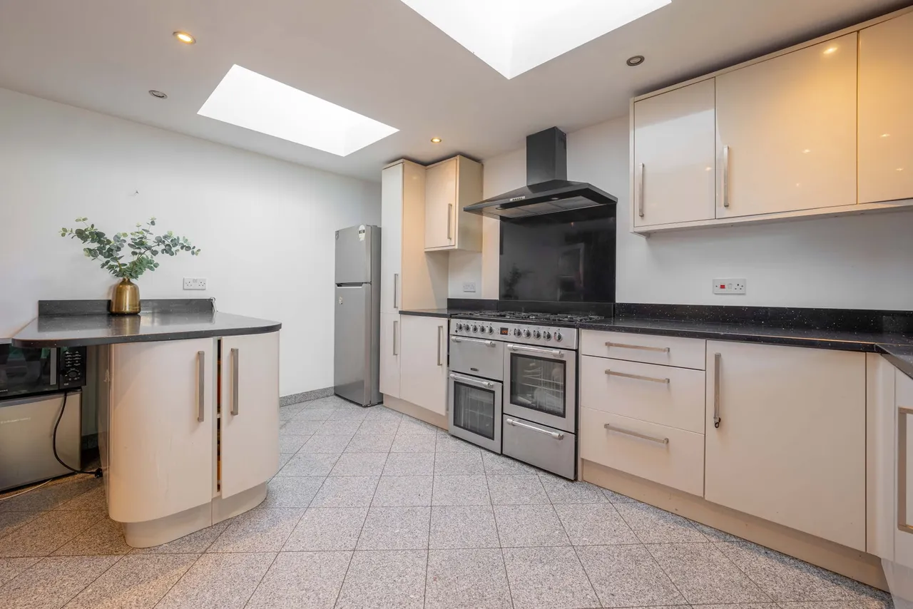 Heathcote Road, Whitnash, Leamington Spa, CV31 2NF, photo 9