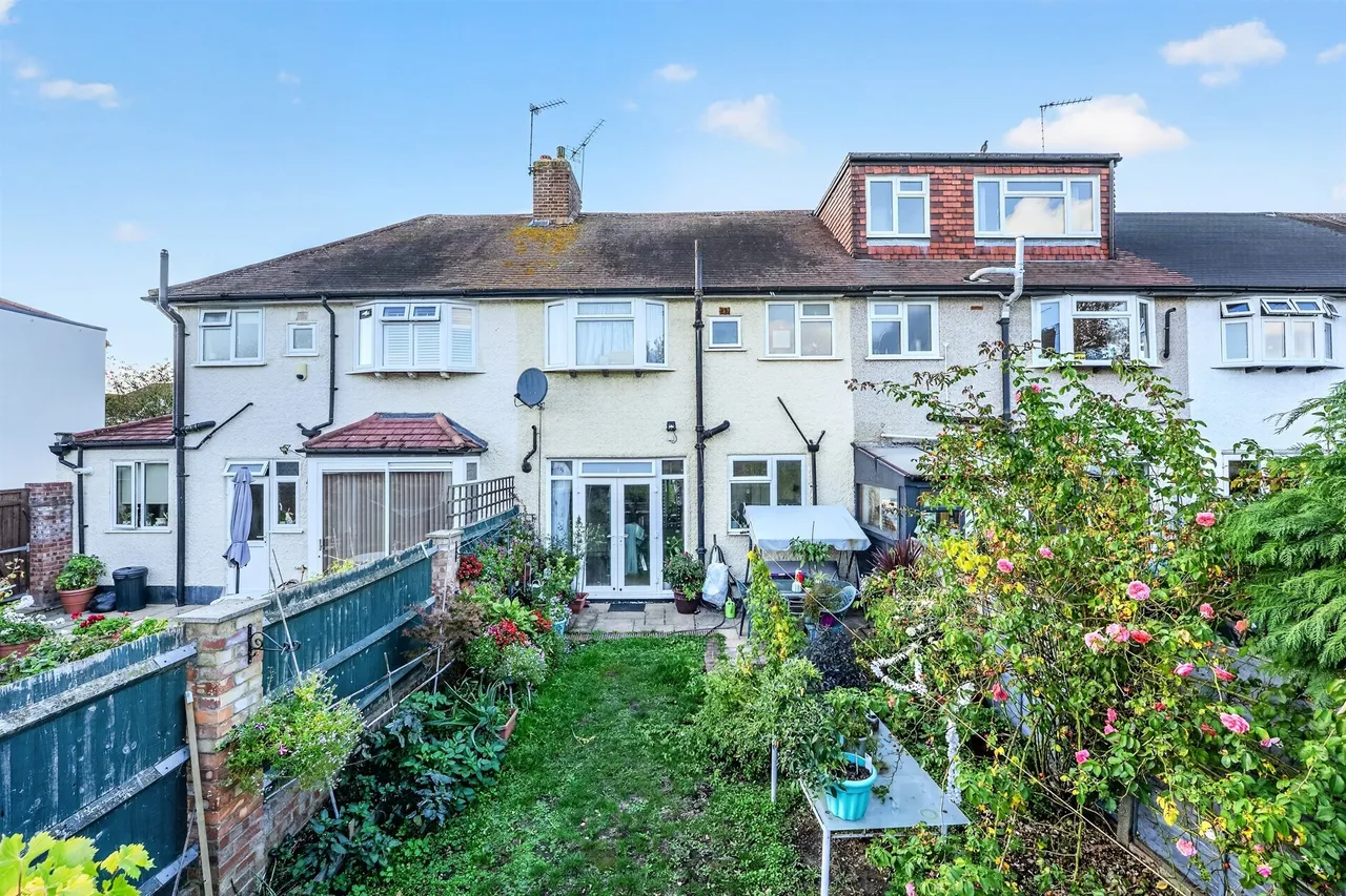 Hartland Way, Morden, SM4, photo 3