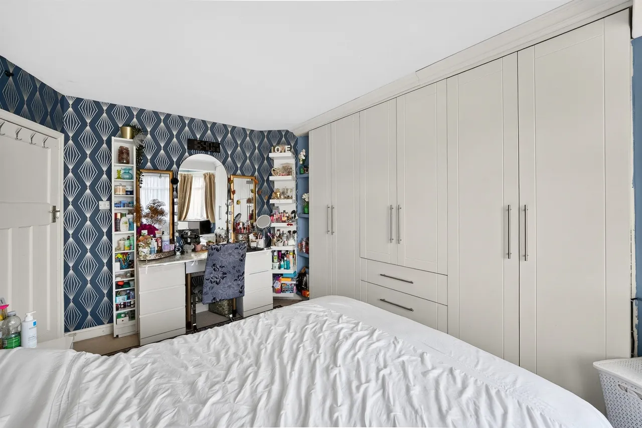 Hartland Way, Morden, SM4, photo 10