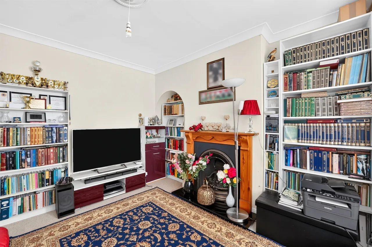 Hartland Way, Morden, SM4, photo 4
