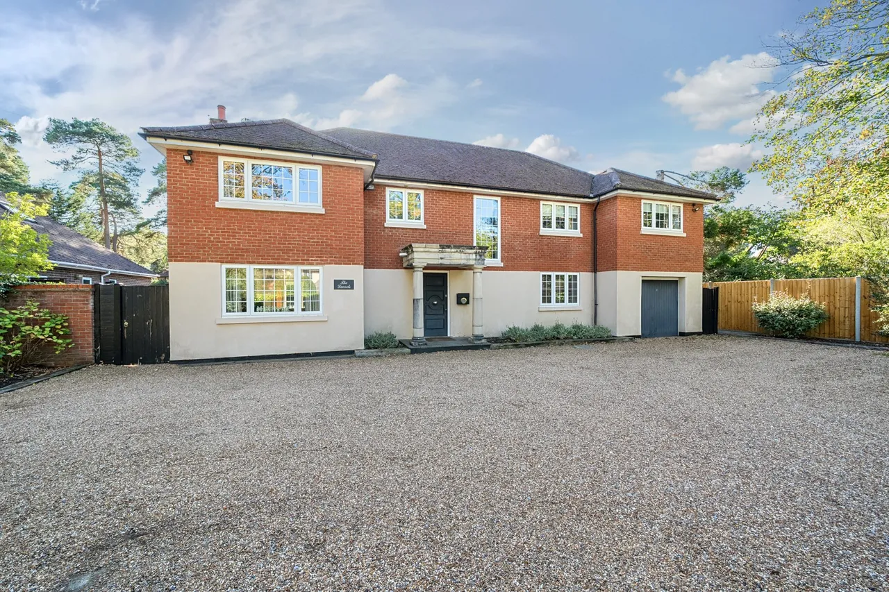 6 bed house for sale, Pyrford Woods, Pyrford, GU22