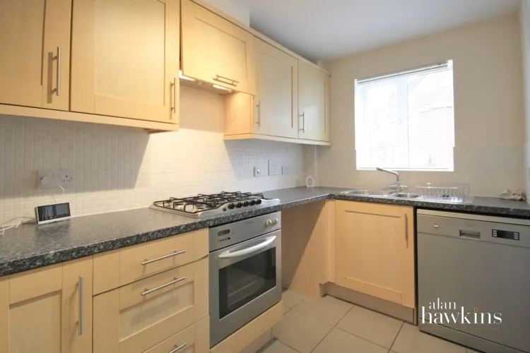 Sprats Barn Crescent, Royal Wootton Bassett, SN4, photo 2