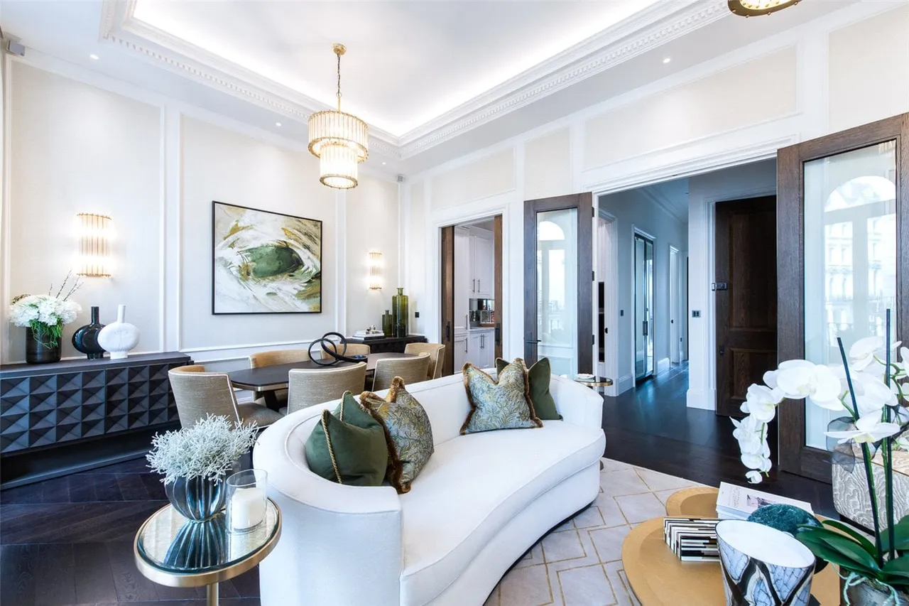 Prince Of Wales Terrace, Kensington, London, W8, photo 3