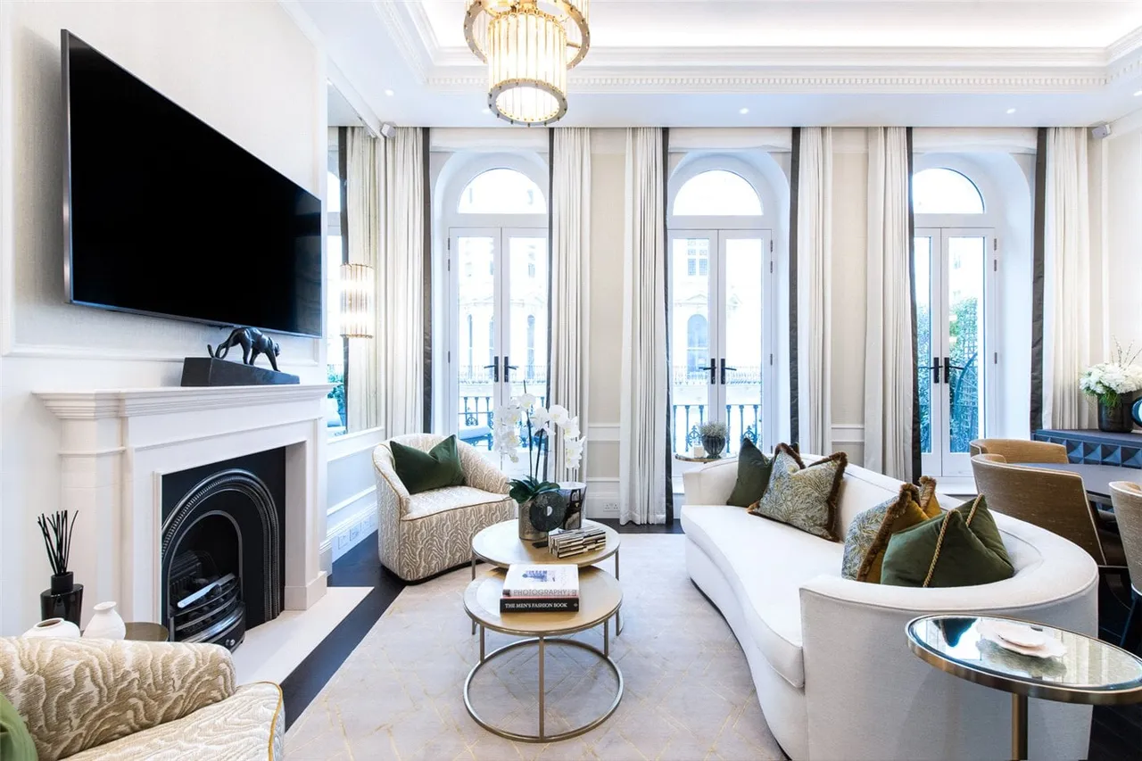 Prince Of Wales Terrace, Kensington, London, W8, photo 2
