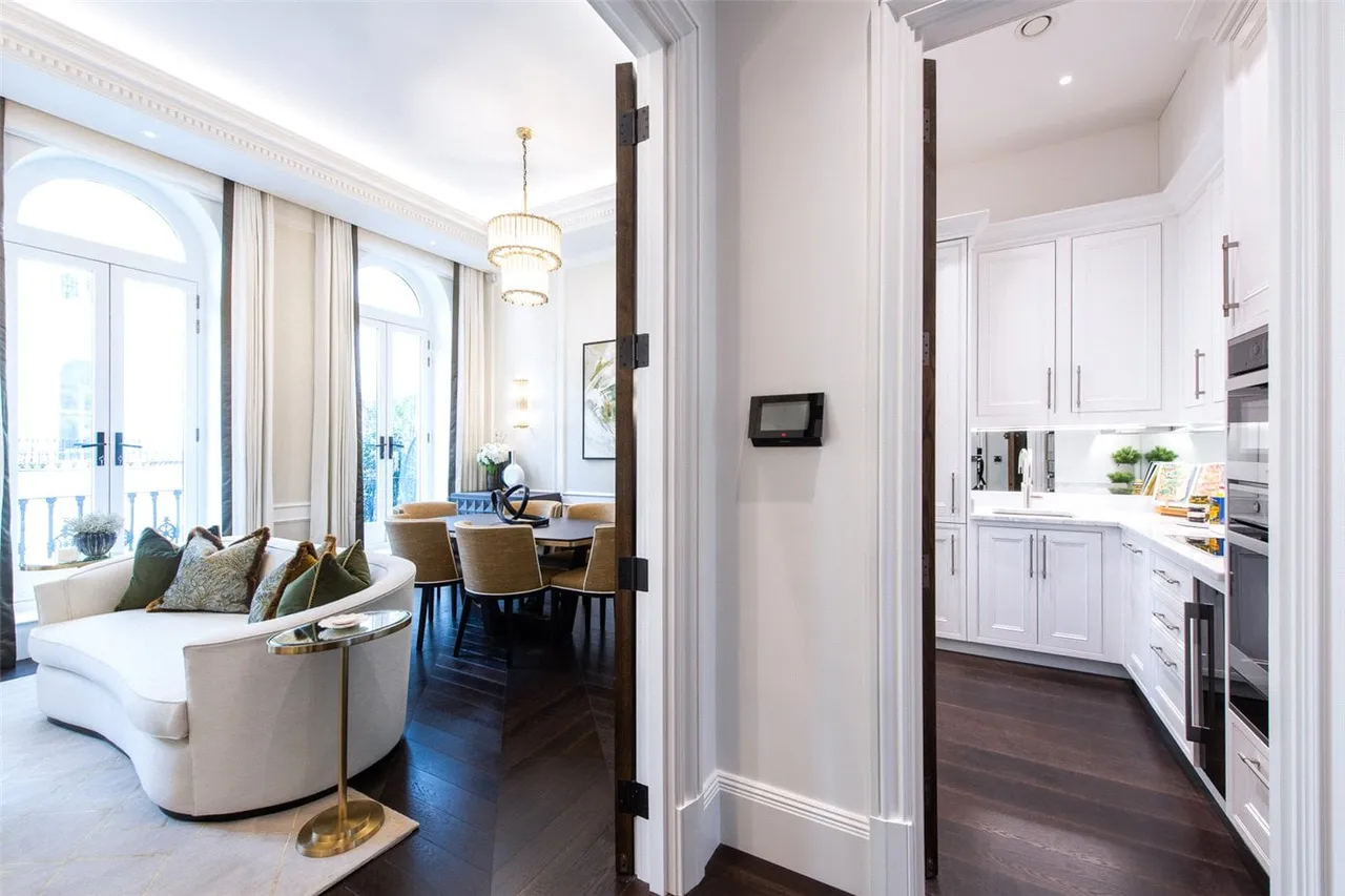 Prince Of Wales Terrace, Kensington, London, W8, photo 4