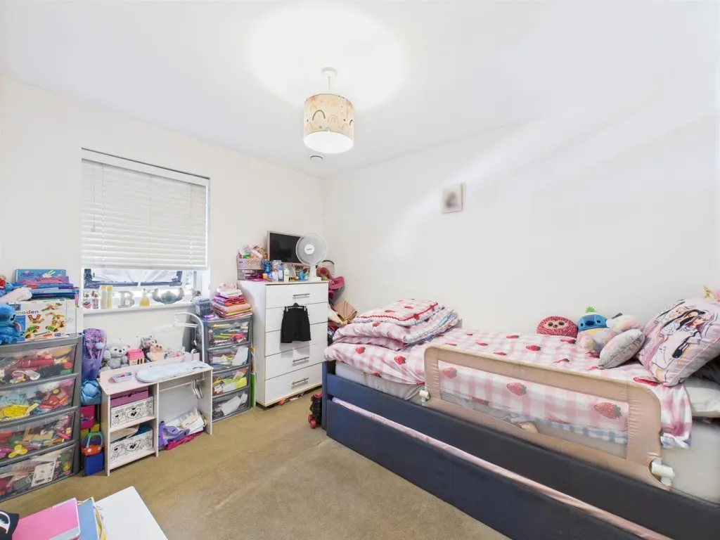 Quercetum Close, Aylesbury, photo 5