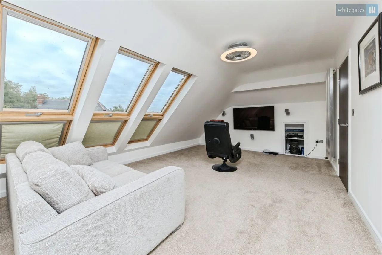 Wychwood Park, Weston, CW2, photo 34