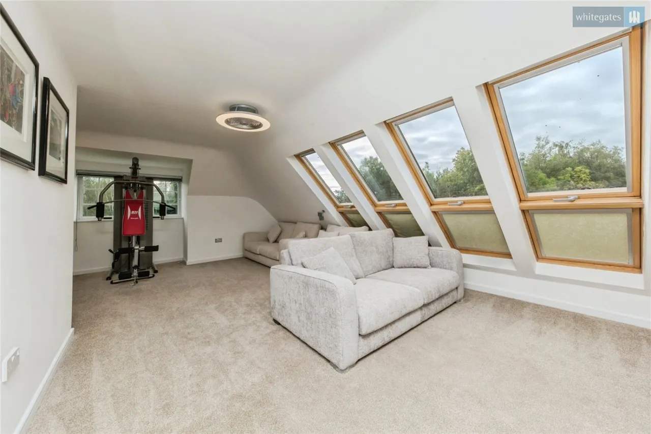 Wychwood Park, Weston, CW2, photo 32