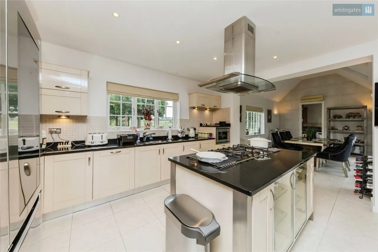 Wychwood Park, Weston, CW2, photo 12