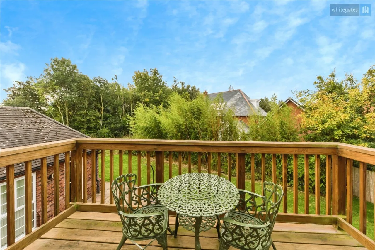 Wychwood Park, Weston, CW2, photo 20